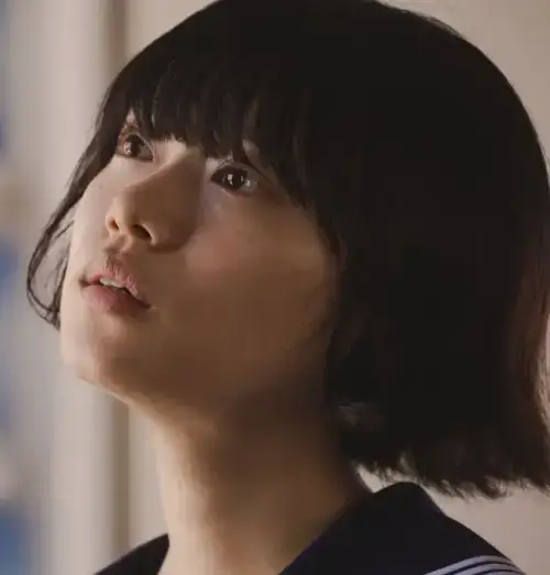 杉咲花の映画「市子」での黒髪ナチュラルボブ